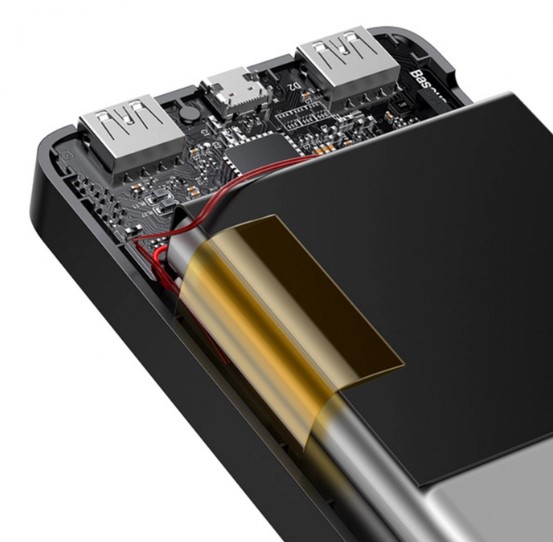 Универсальная мобильная батарея Baseus Bipow Digital Display Power Bank 20000mAh 15W Black Фото Универсальная мобильная батарея Baseus Bipow Digital Display Power Bank 20000mAh 15W Black